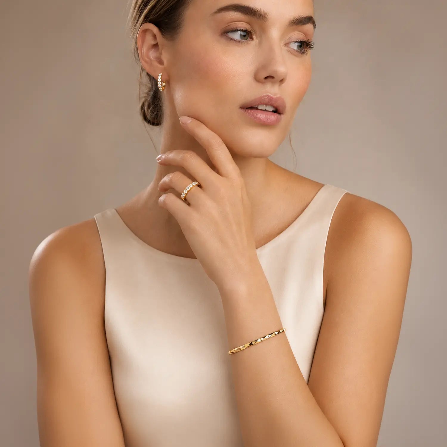 COEUR DE LION Eternal Love Bold Ring Gold – am Model