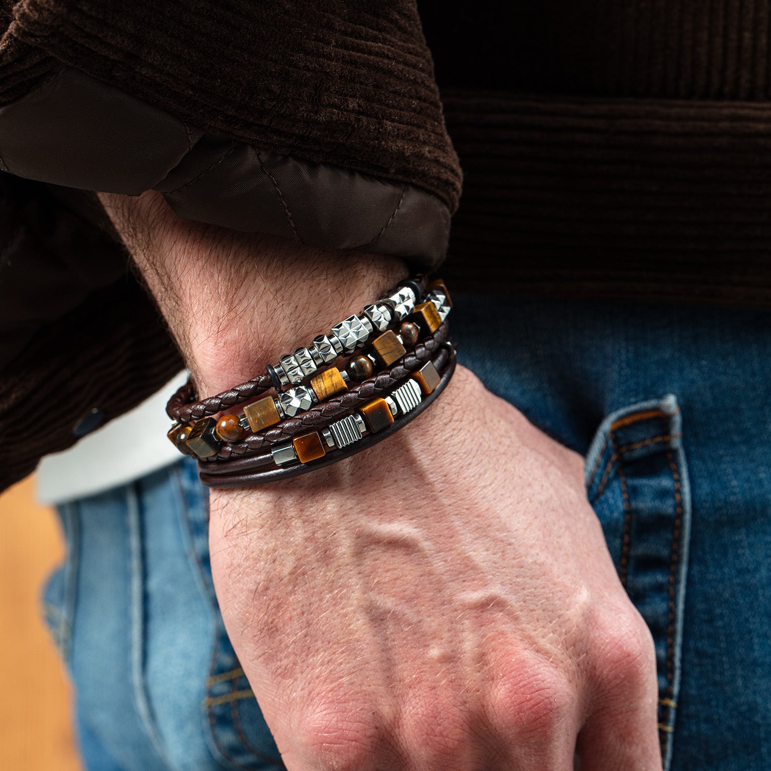 Armband Tigerauge Cubes und Kugeln mit Spikes Cubes aus Edelstahl von COEUR DE LION – Tragevariante
