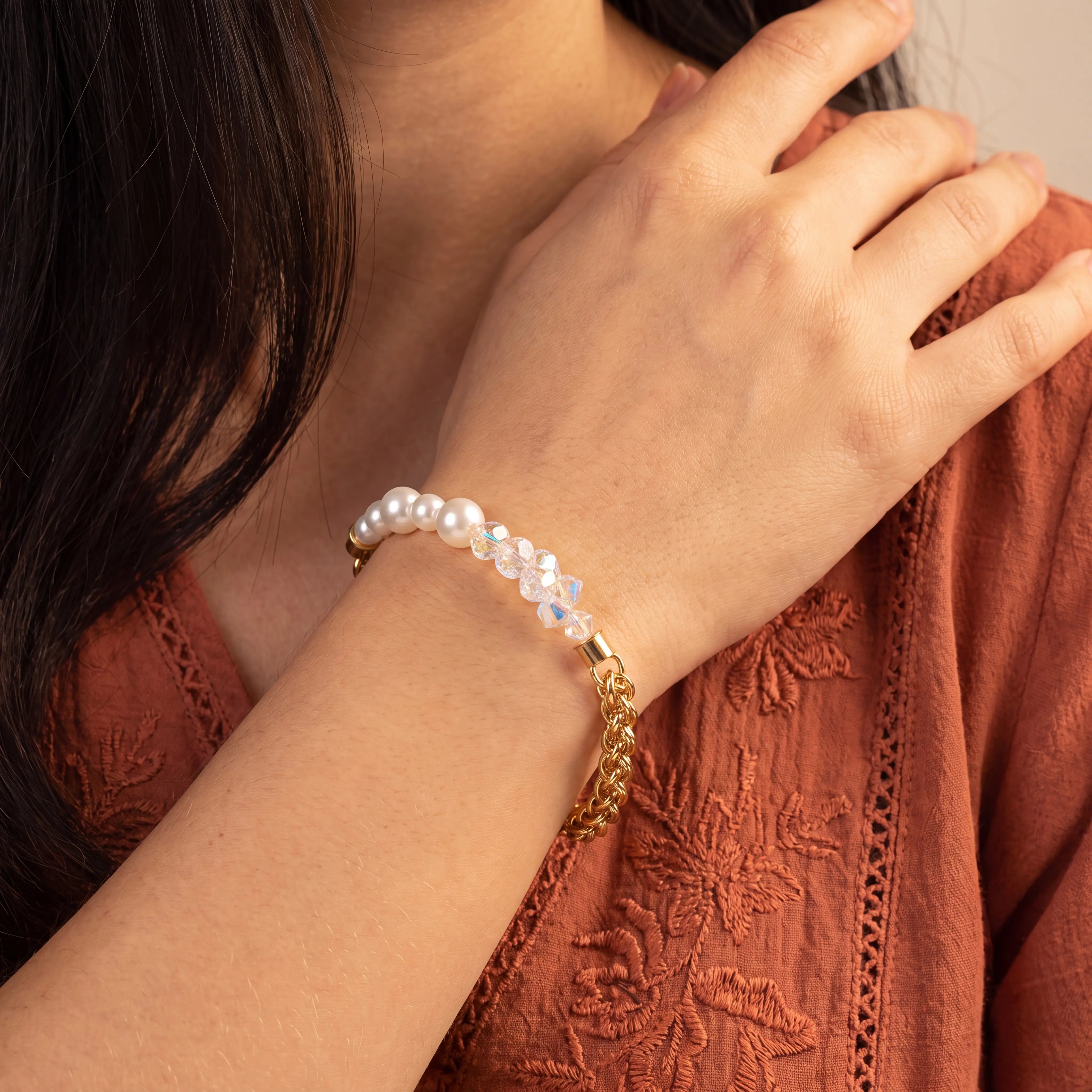 COEUR DE LION Armband Dancing Crystals Fusion Gold – am Model