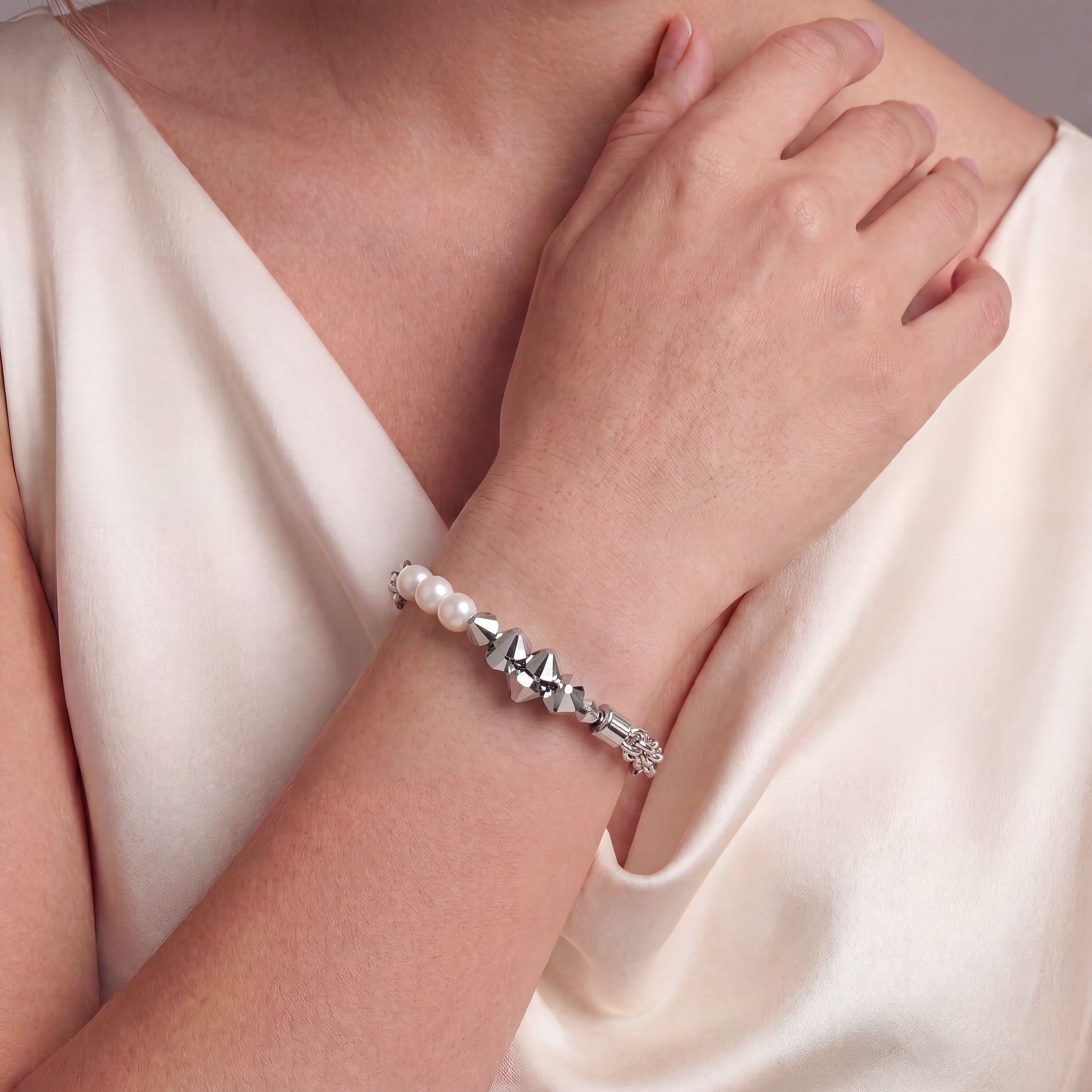 COEUR DE LION Armband Dancing Crystals Fusion Silber – am Model