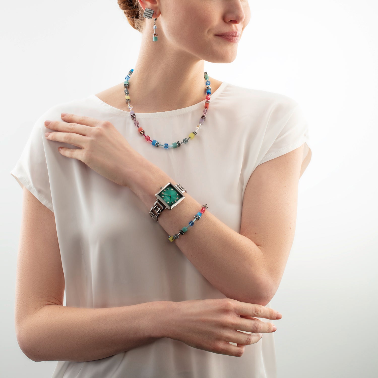 GeoCUBE® Iconic Halskette Magic silber von COEUR DE LION – am Modell getragen