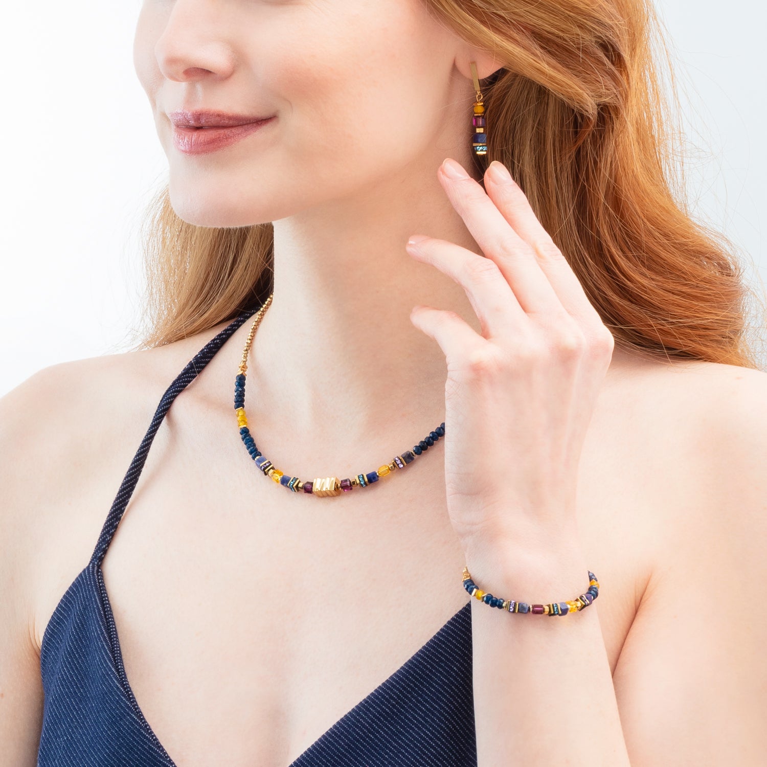 Halskette Wave Precious Flow gold-energy von COEUR DE LION – am Modell getragen
