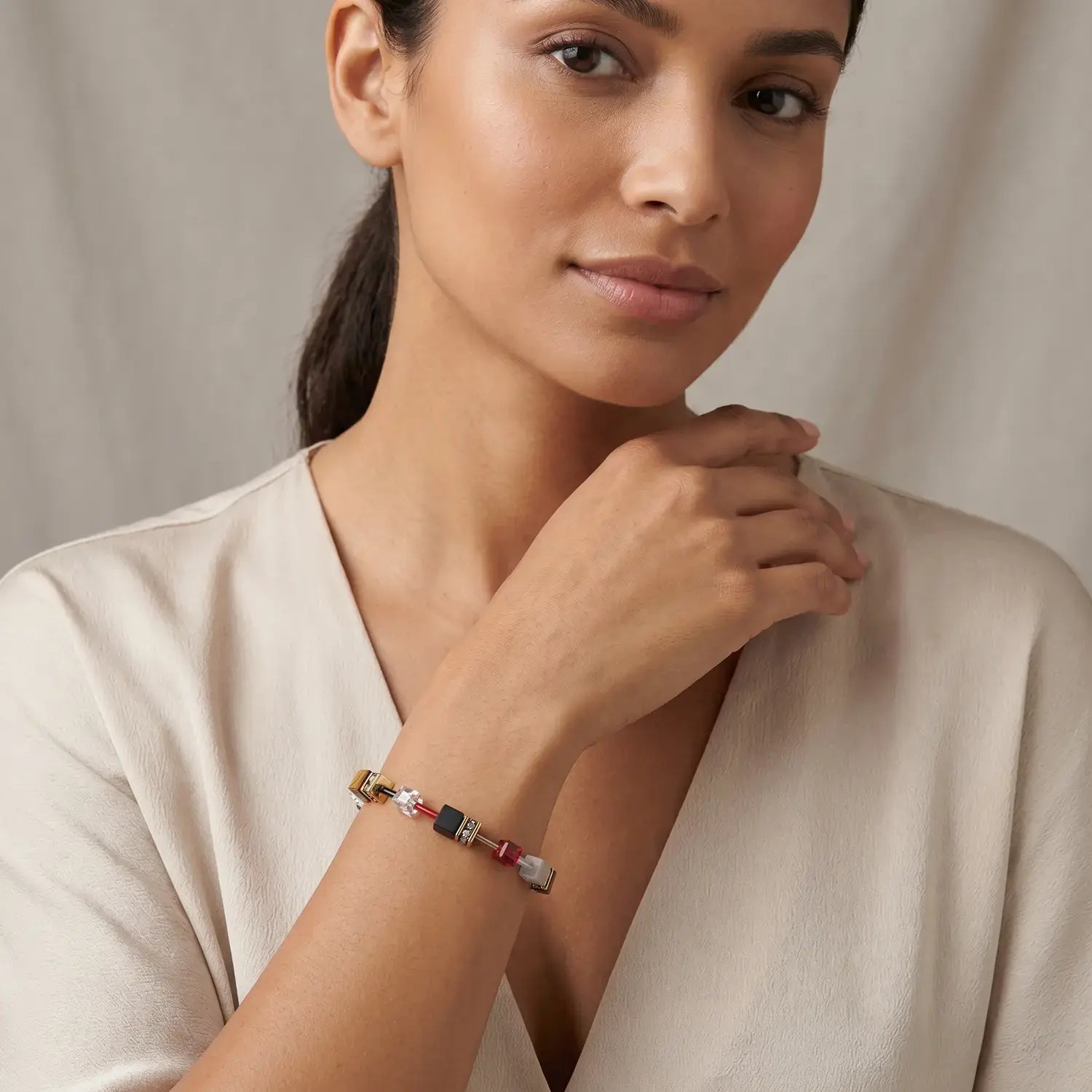 COEUR DE LION GeoCUBE® Iconic Precious Armband Rustic Luxe – am Model